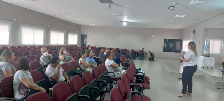 Equipe da Unidade Básica de Saúde Diego Souto participA de treinamento