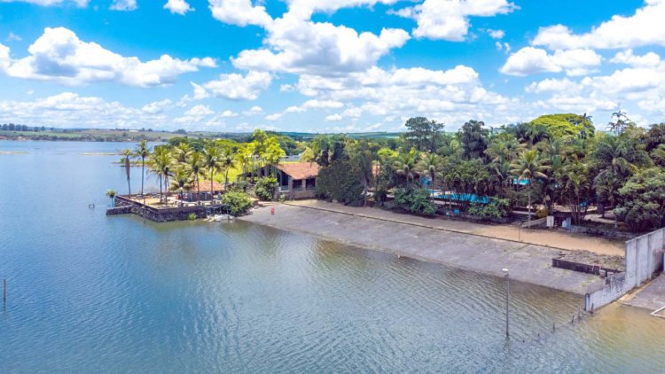 Lago de Furnas cheio fomenta o turismo e gera empregos em Formiga