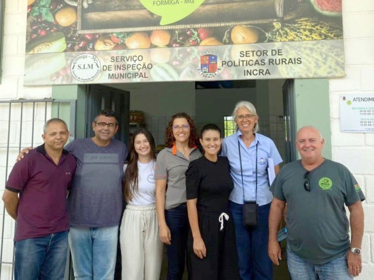 Servidores de Divinópolis visitam SIM de Formiga