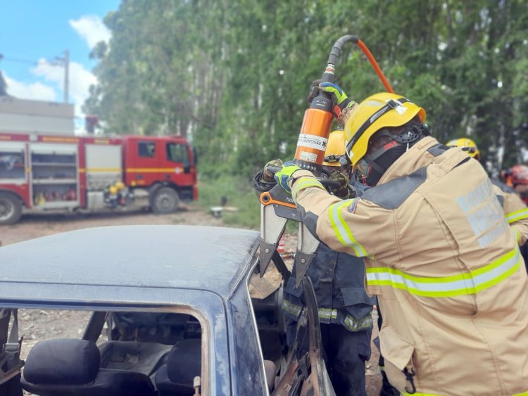 Bombeiros participam de workshop de salvamento veicular em Formiga