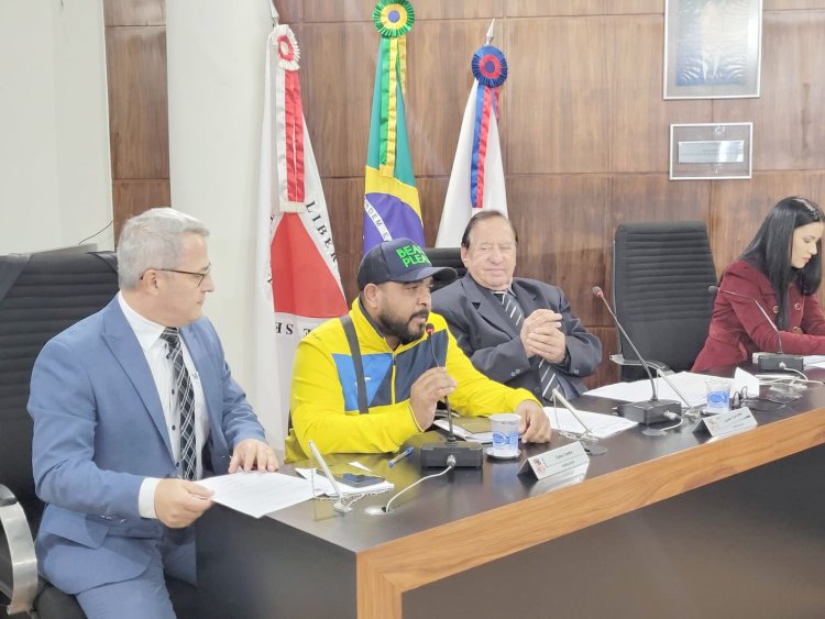Vereador de Itapecerica visita Câmara de Formiga