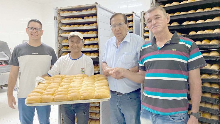 Vereadores visitam Lactário e Padaria Municipal de Arcos