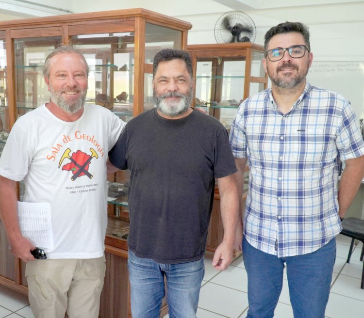 Unifor-MG: Museu de Mineralogia faz doação ao Instituto Federal de Bambuí