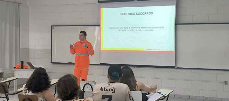 Bombeiros ministram treinamento de Formação de Brigada a funcionários do Unifor