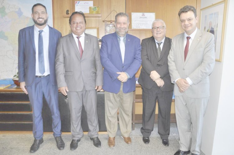 Pains: Prefeito se reúne com ministro  da Previdência Social em Brasília