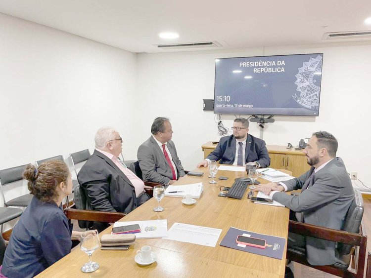 Pains: Prefeito participa de reunião na Secretaria de Relações Institucionais da Presidência da República