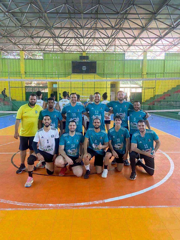 Equipe de voleibol da Prefeitura conquista 3º lugar em copa de voleibol em Arcos