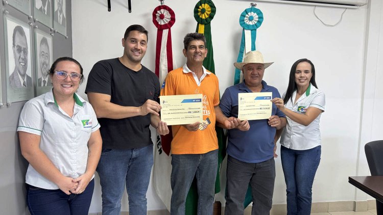 Pains: Prefeito e vice doam salário à Sociedade São Vicente de Paulo