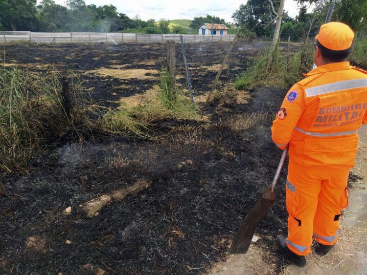 Incêndio em lote vago