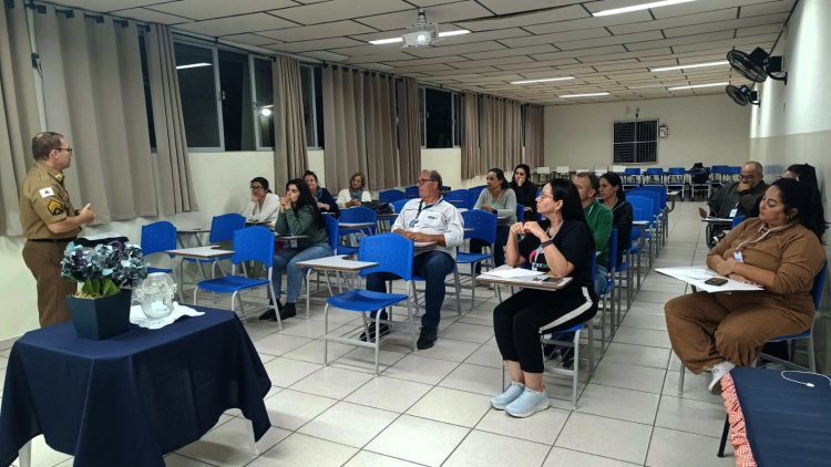 Polícia Militar e ‘Amor Exigente’ promovem palestra no Colégio Losango
