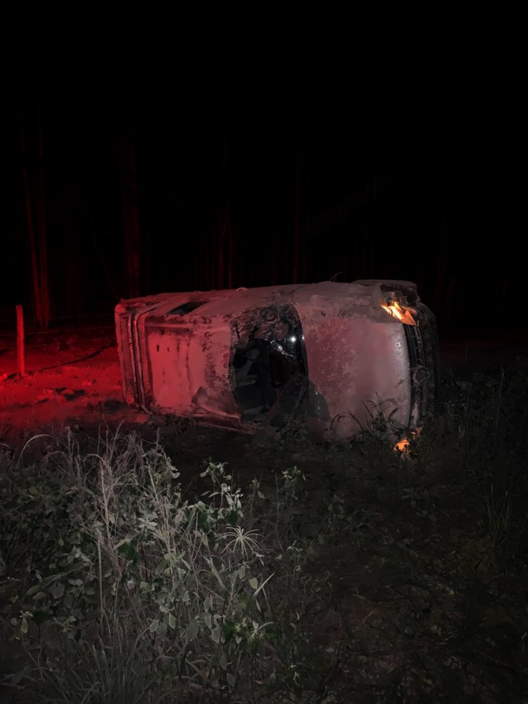 Capotamento de veículo deixa um morto e um ferido na MG-170 em Arcos