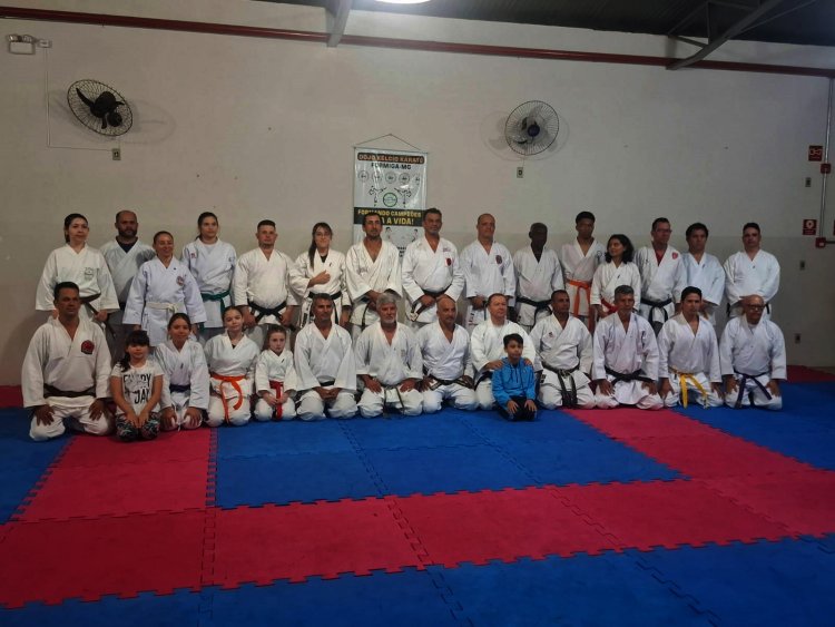 Equipe do Dojo Kélcio realiza Seminário de Aperfeiçoamento de Karatê